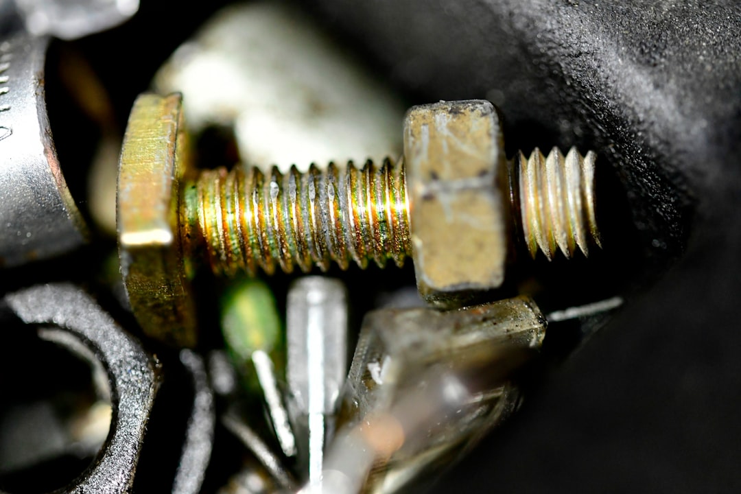 Mechanical lead screw and lubrication close-up