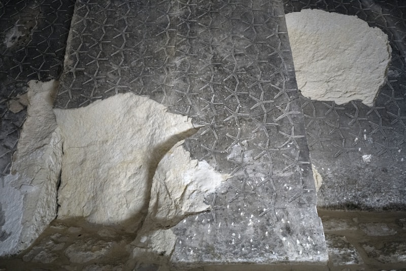 Marble textured decorative objects